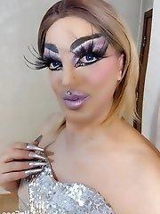 Babe invited some friends to her underwear photoshoot and that s it