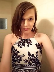 Tgirl streetwalkers are giving blowjob