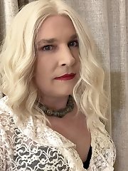 German amateur Soundgu gets her asshole gapped by a huge tunnel plug